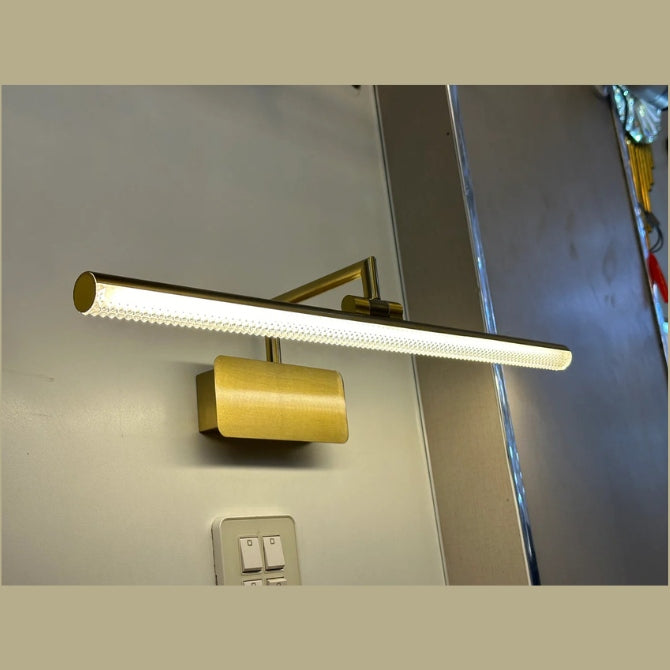 Angular Picture Light
