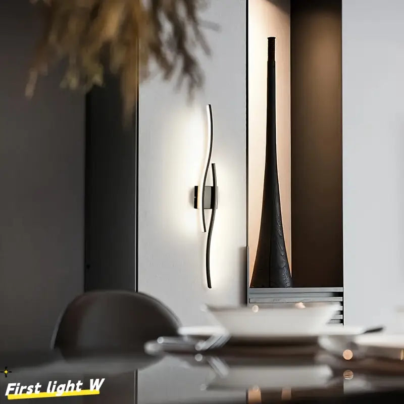 Modern Curve Wall Light